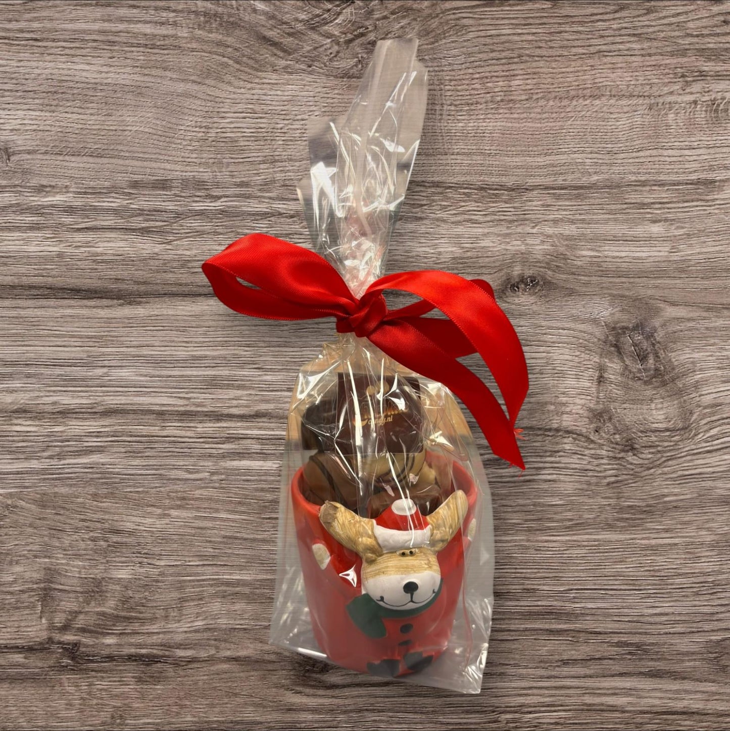 Kerst mok gevuld met bonbons Eland